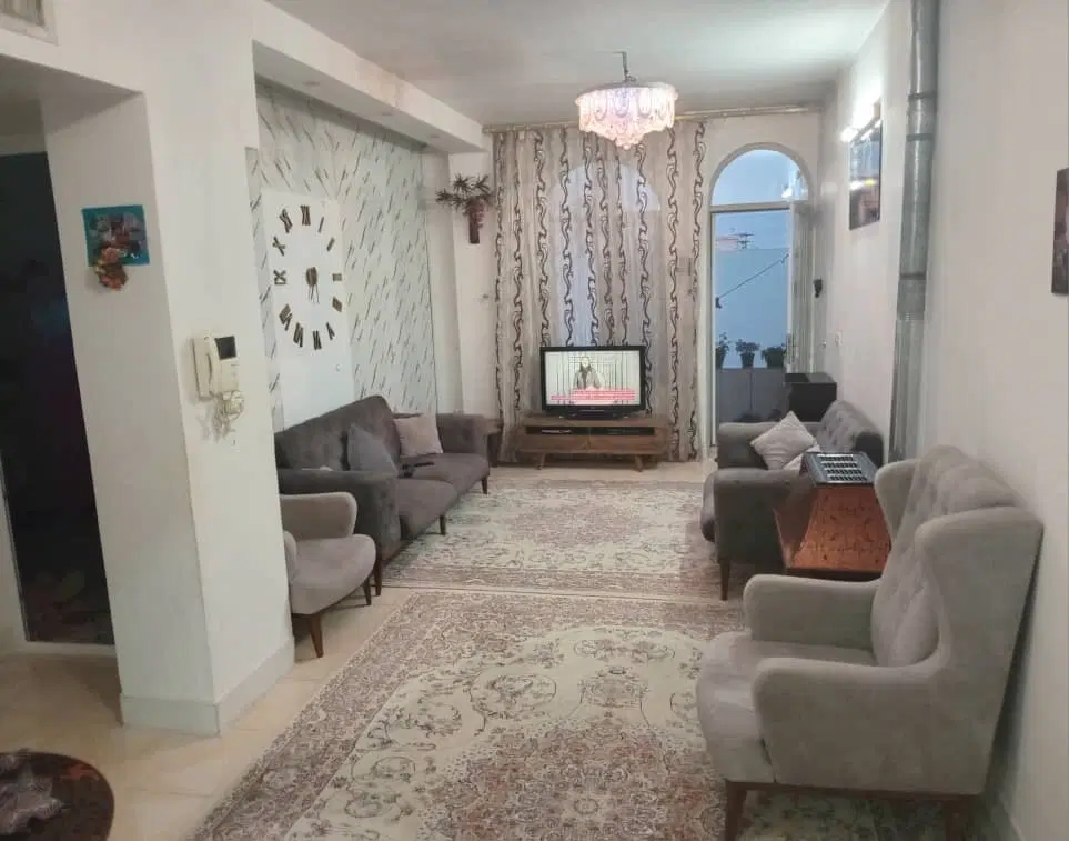 خانه طبقه اول درب شمال