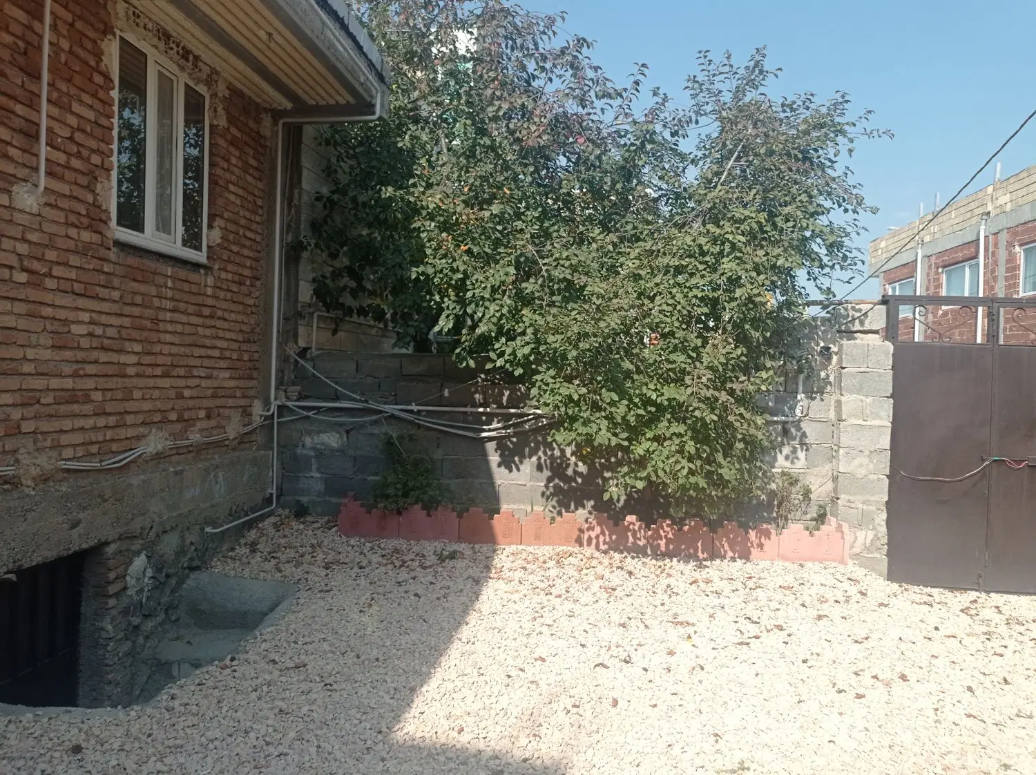 خونه ویلایی ۲۸۴ متر نمین در کوچه ۱۸ متری