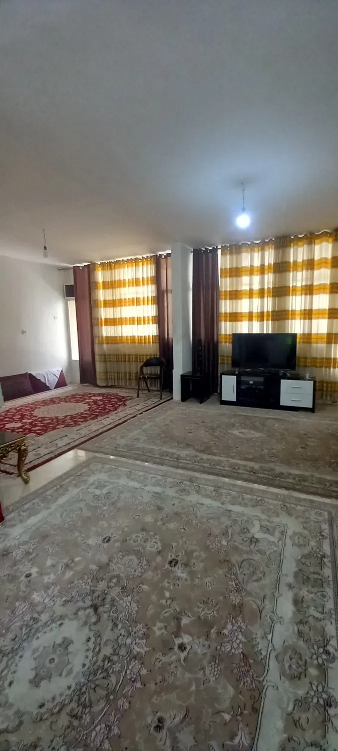 ۹۰ متر  بالای همکف تکواحد