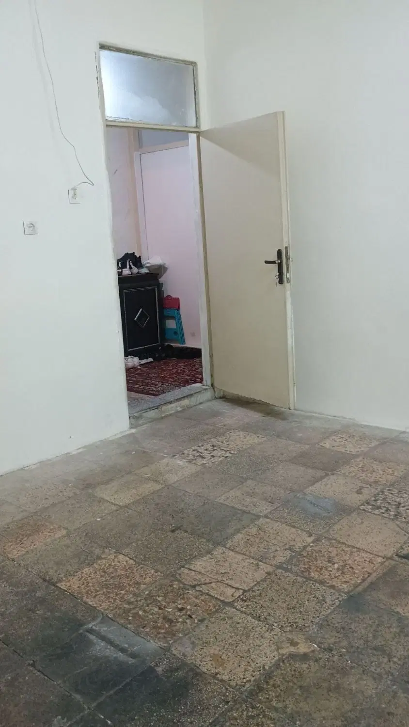 انباری ۲۰ متری