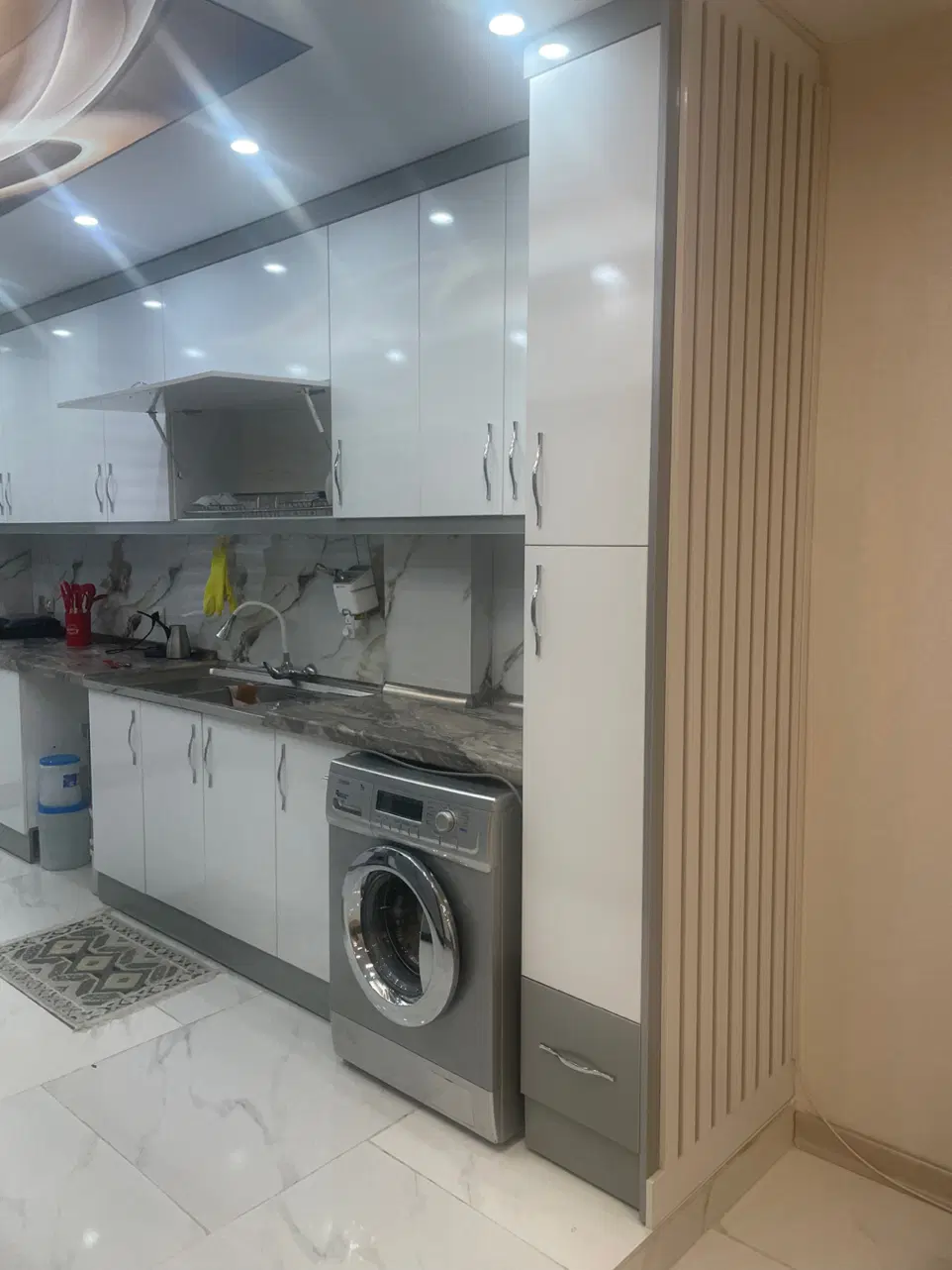 آپارتمان ۹۴ متر بر خیابان سعدی جنوبی