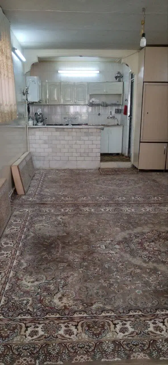 منزل ویلایی همراه با مغازه