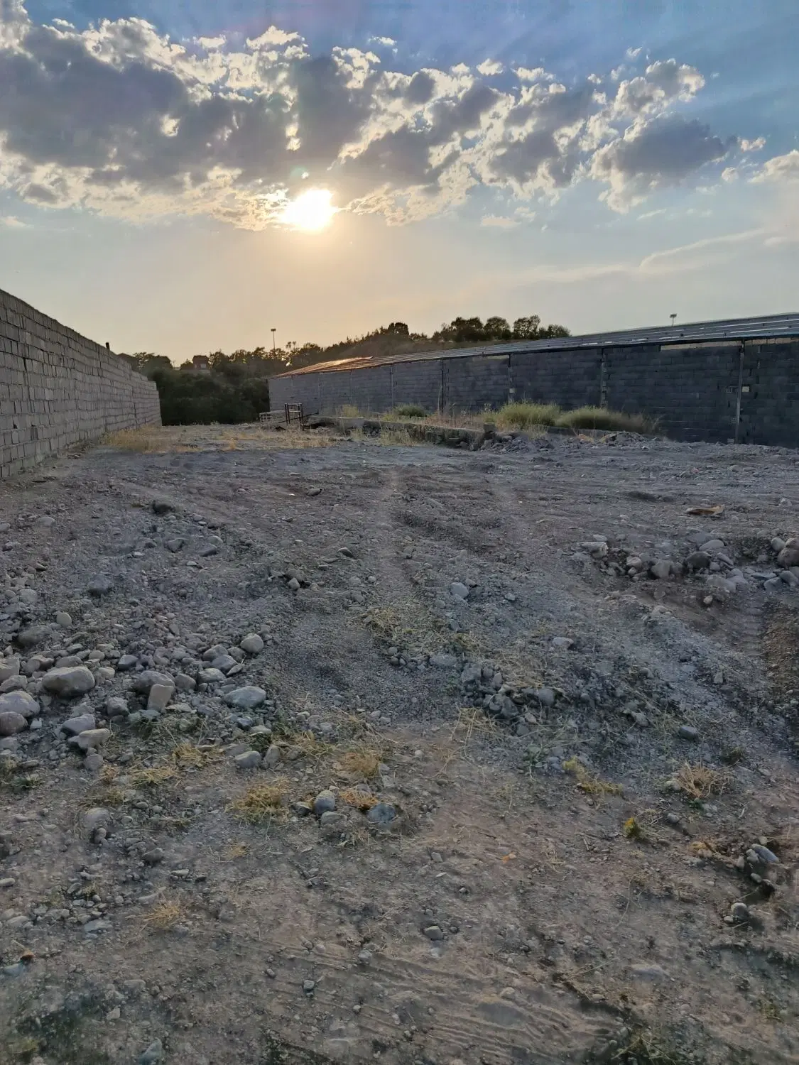 زمین فروشی