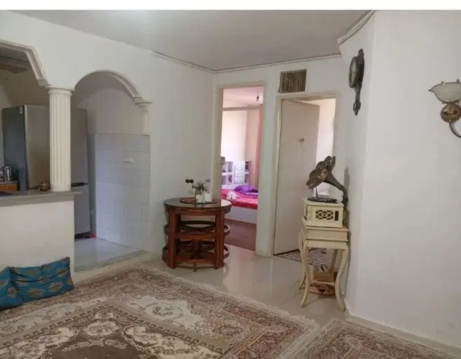 مومیوندفروش ۶۸متر دوخواب طبقه سوم ۹۲ ساخت سندتکبرگ
