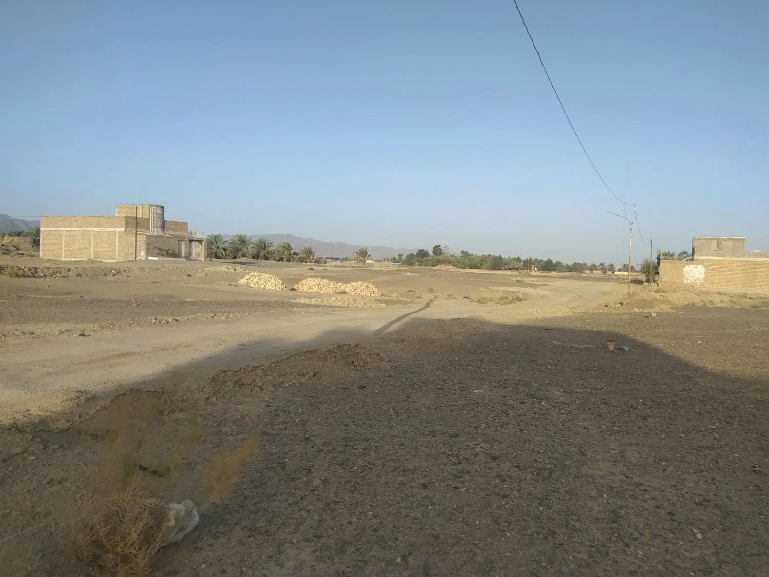 فروش یک قطعه زمین دویست متری