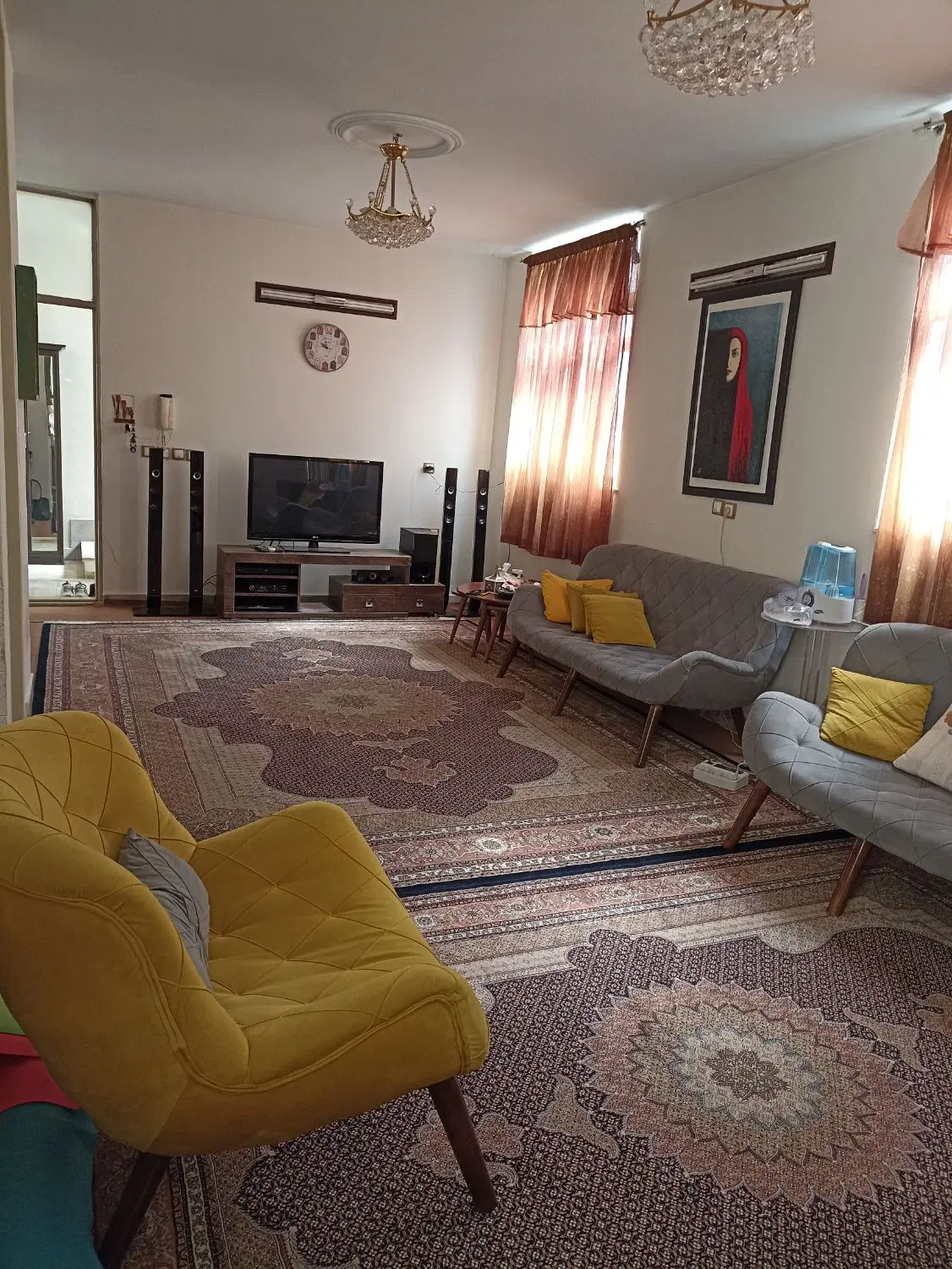 اپارتمان و خانه ویلایی ۳ طبقه و نیم