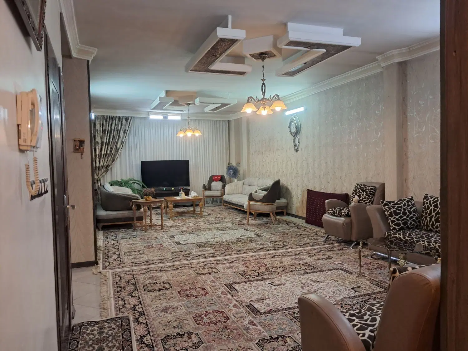 اپارتمان ۱۴۵ متری در عبادی