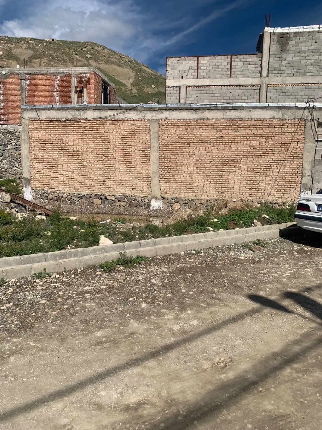 زمین مسکونی و تجاری