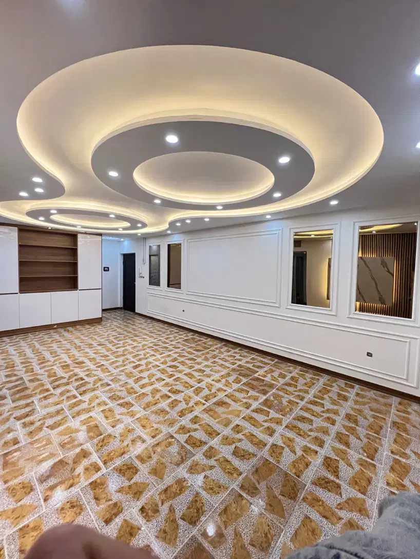 ۱۰۰متر آپارتمان پذیرایی بزرگ(نگهبانی ۲۴ ساعته)