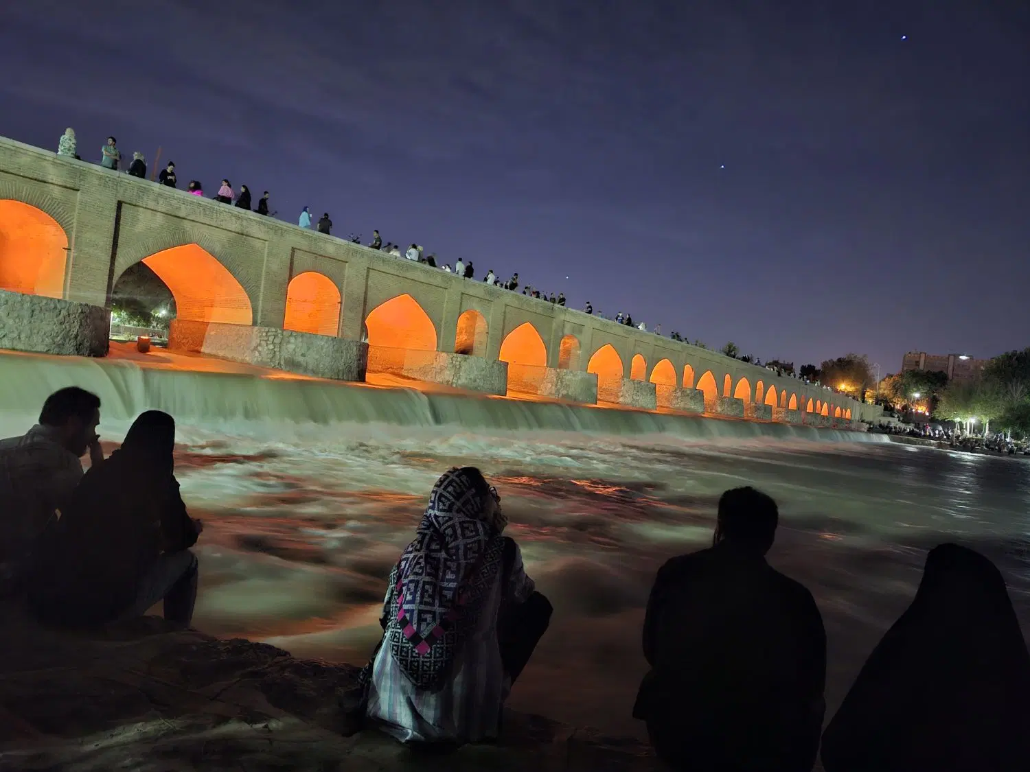 اسکان درعوض پرستاری از سالمند خانم
