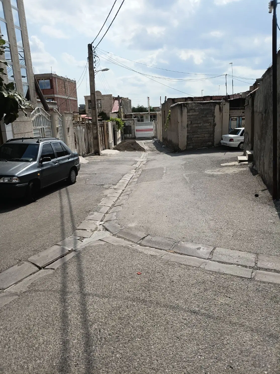 ۲۰۰متر زمین مسکونی