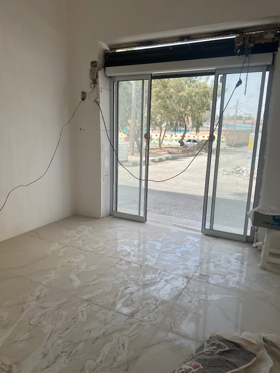 رهن و اجاره مغازه تجاری  تقریبا ۱۸ متری