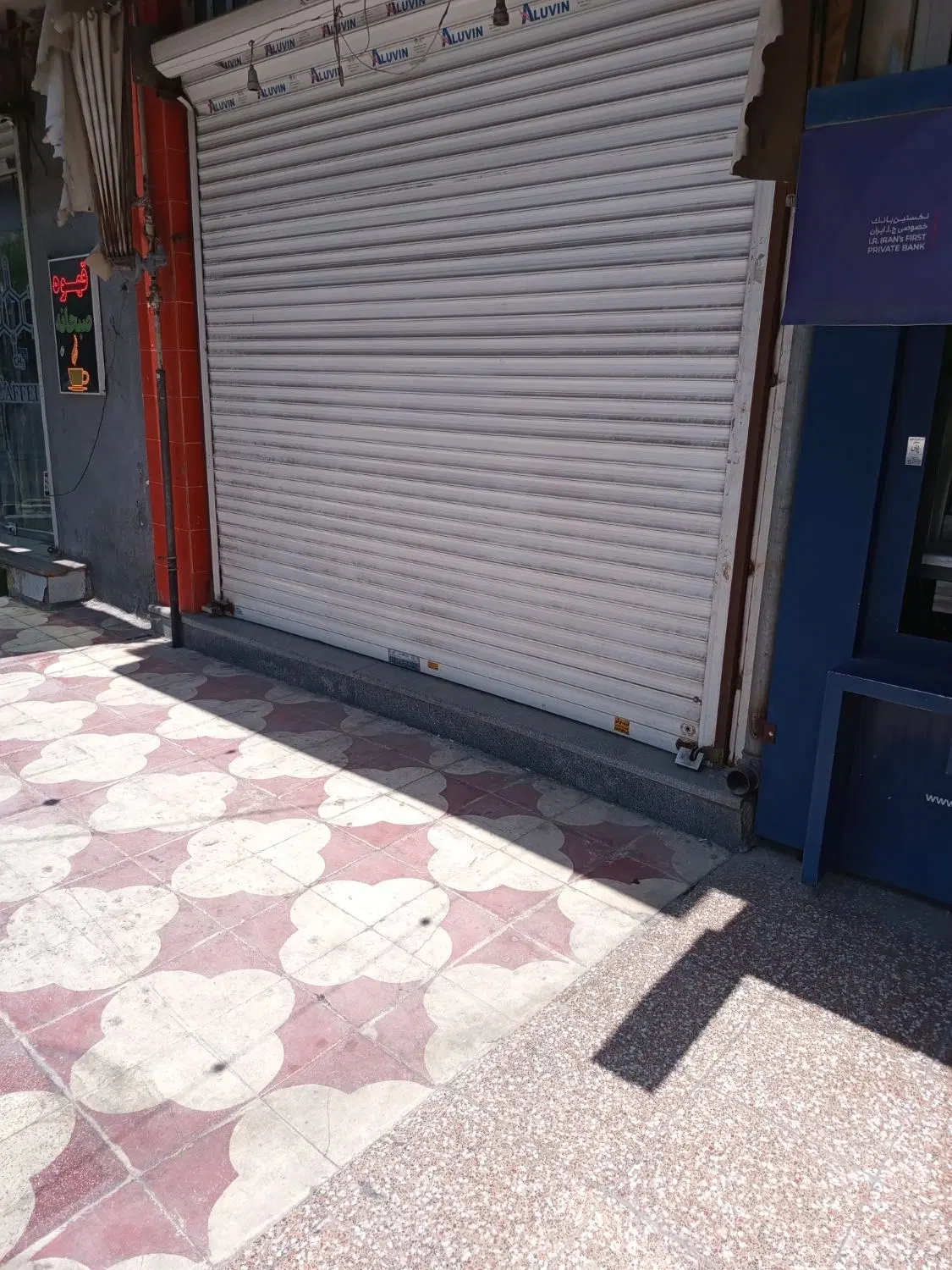 مغازه ۱۲ متری پاخور بی همتا