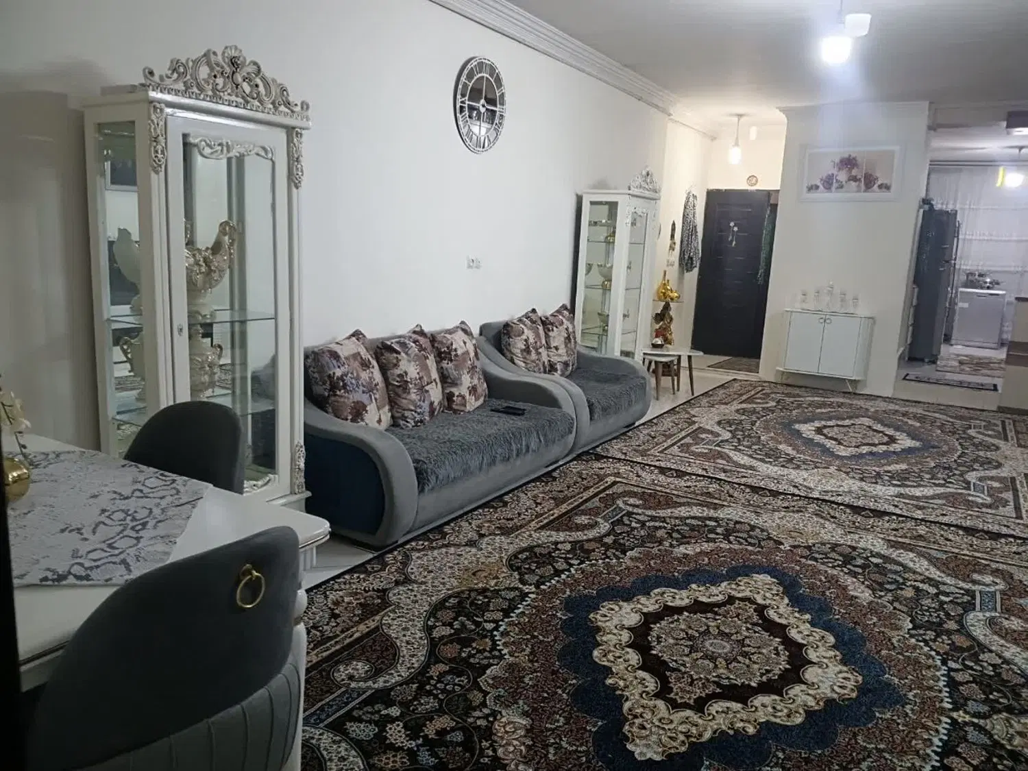 واحد ۱۱۰ متری تمیز، واقع در بلوار توس