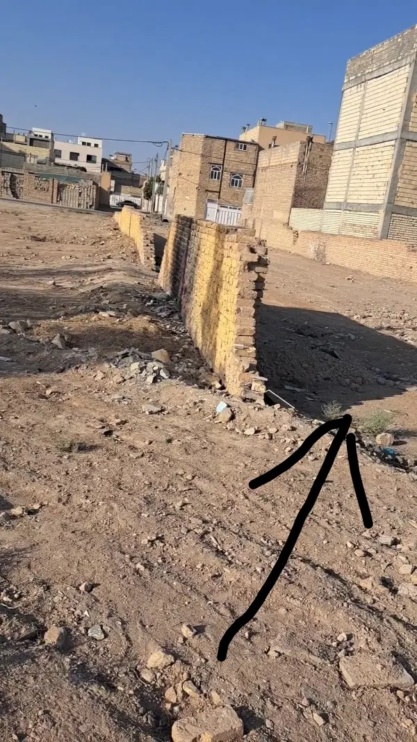 فروش ۳دانگ زمین ۷۷۰ متری  بر میدان و خیابان۶۰متری