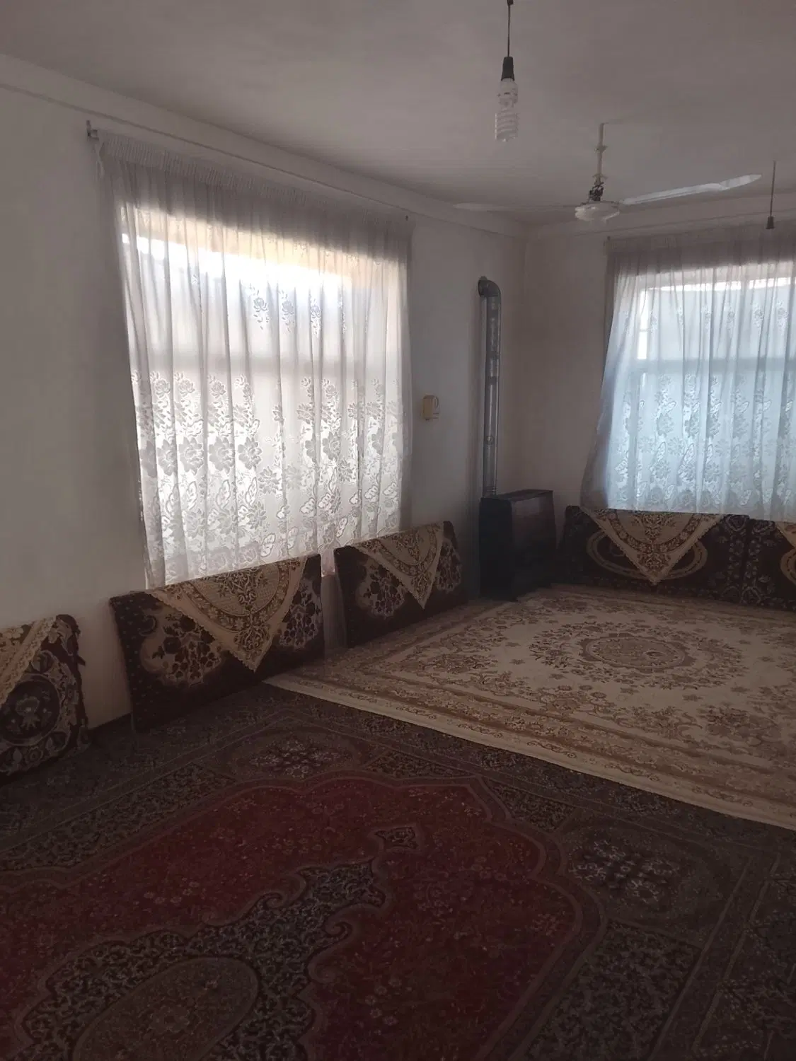 فروش یک واحد خانه ویلایی با احتساب ۶۵۰ متر زمین