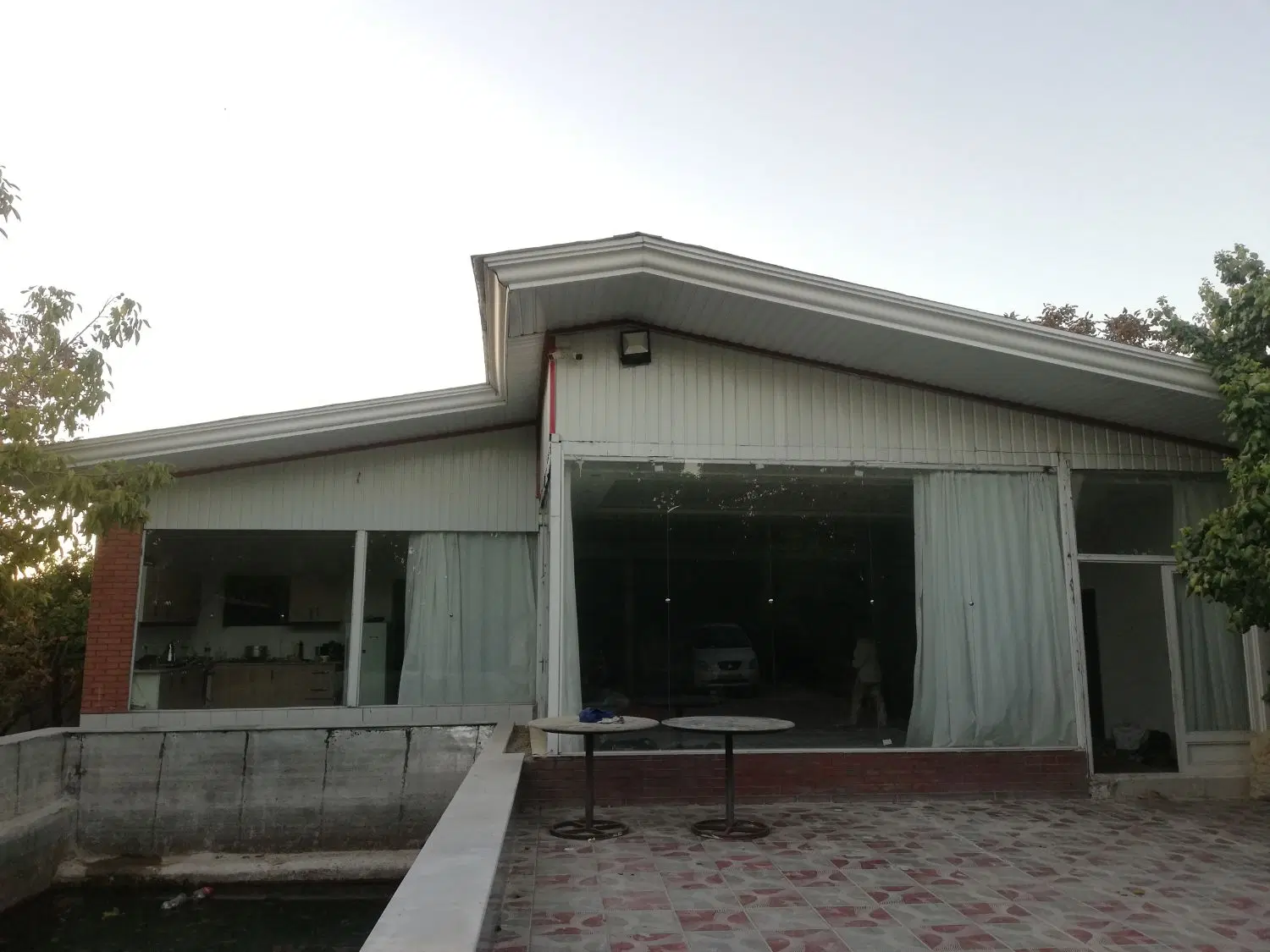 باغ دلباز زیبا با انواع درختان میوه