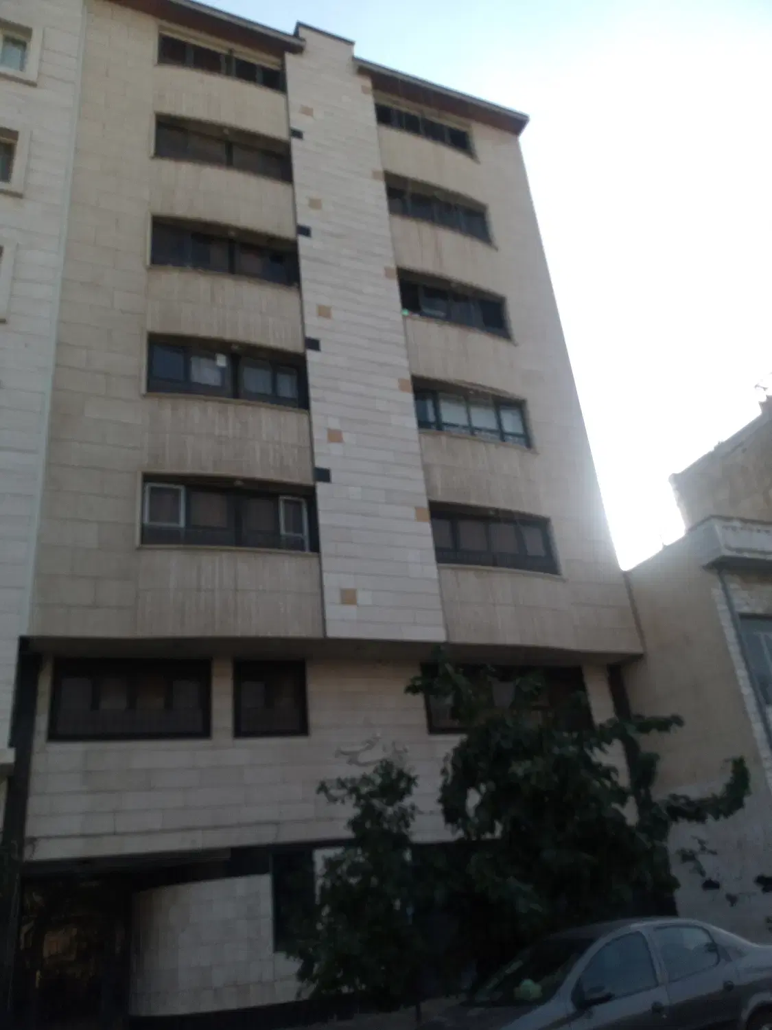 آپارتمان دوخوابه ملاصدرا بر خیابان اصلی
