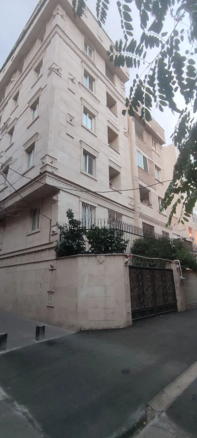 منیریه ۱۵۰ متر دوطرف نور ۳ پارکینگ