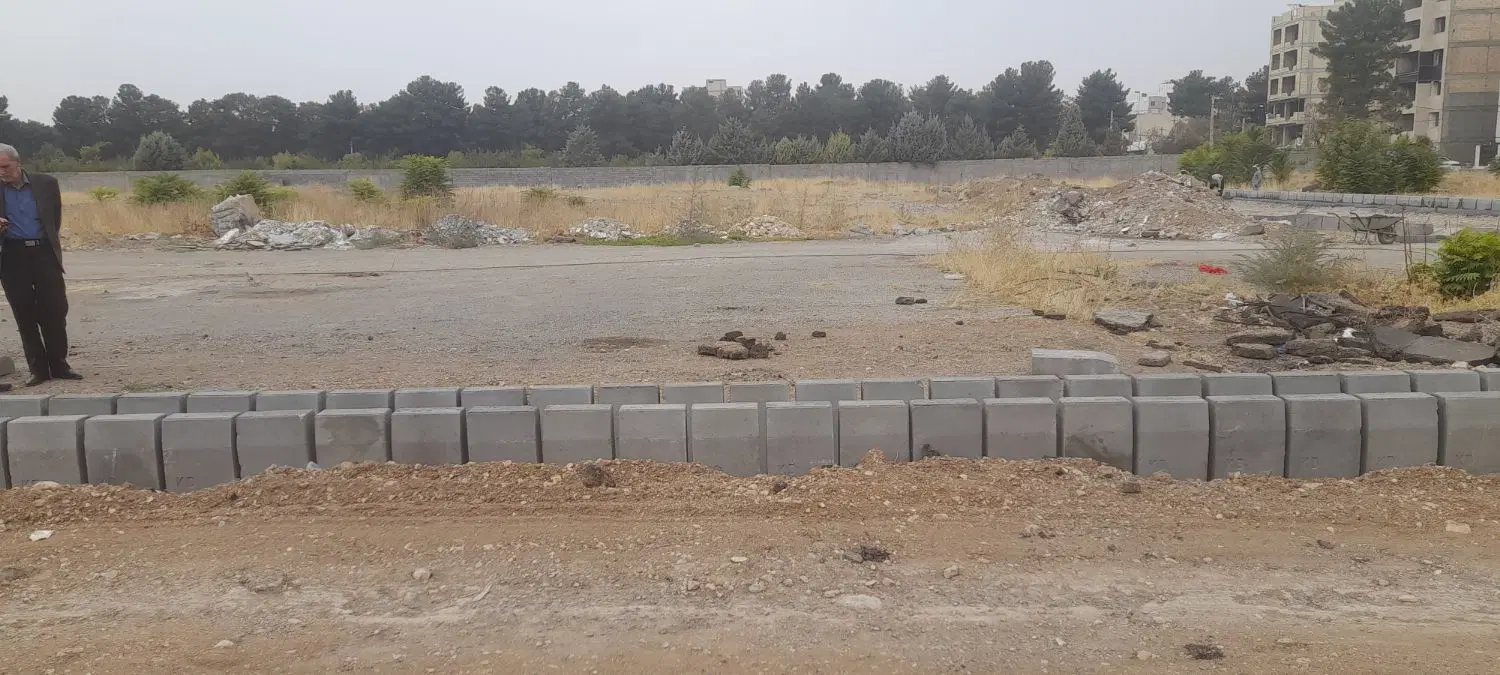 یک قطعه  زمین دوبر