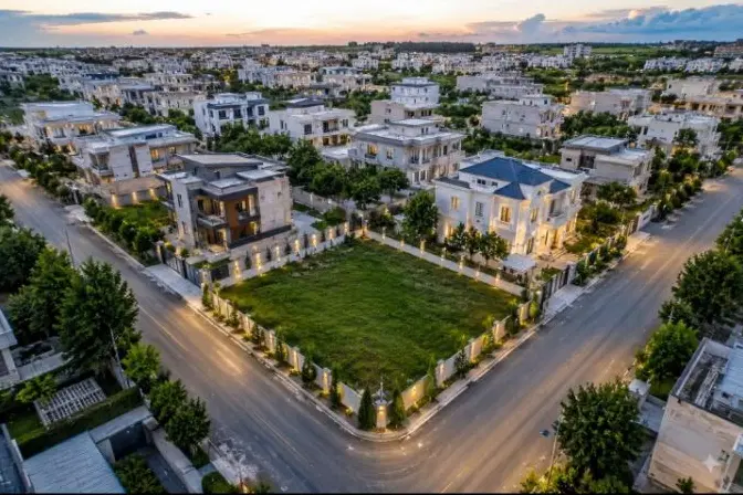 ۲۲۵مترزمین۱۵×۱۵مربع سندتکبرگ آماده ساخت فاز۵
