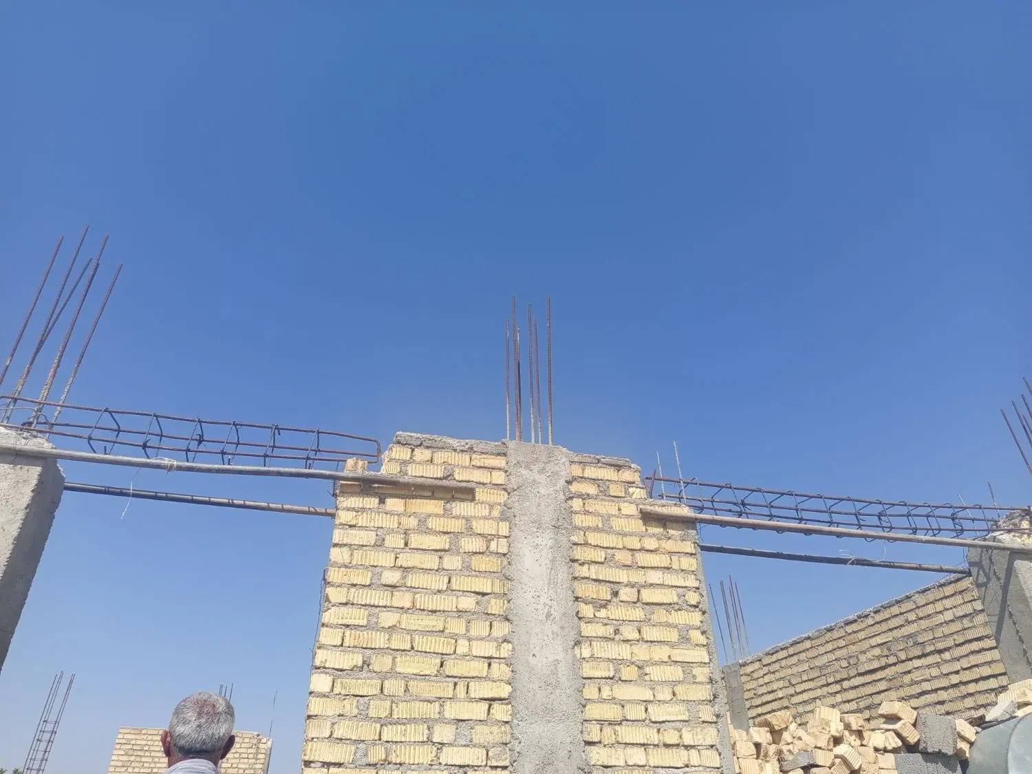 زمین واکذاری دنا روبرو زندان مرکزی
