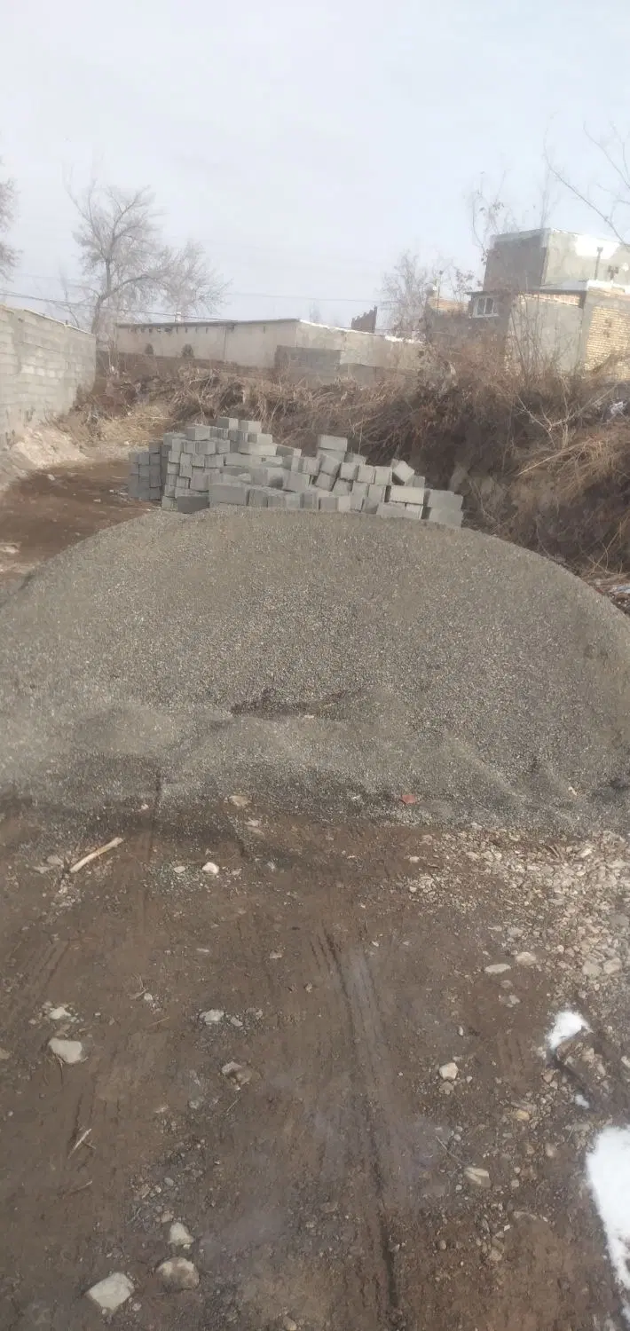 زمین مناسب مسکونی ،انبار.، کارگاه با کوچه اختصاصی