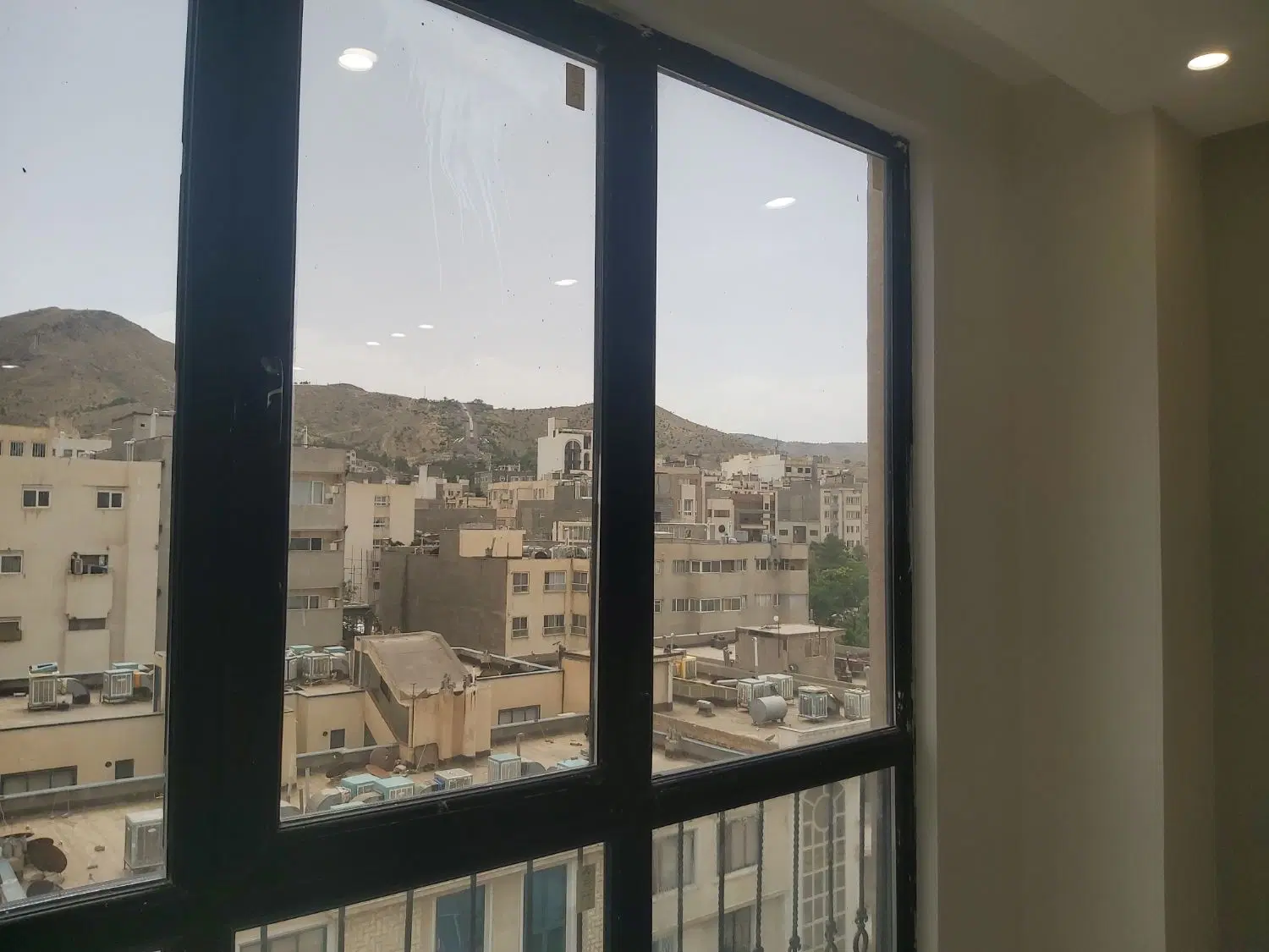 فرامرز عباسی ۱۷۰ متر ۳ خواب