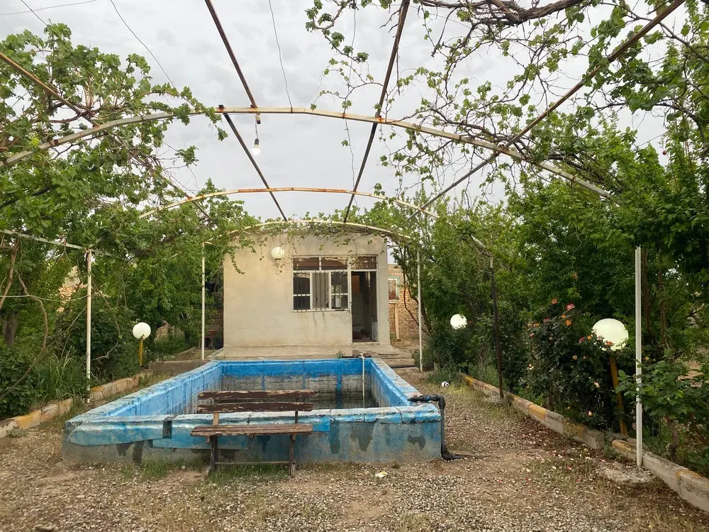 باغ قدیمی مدارک کامل ۱۰۰۰ متری