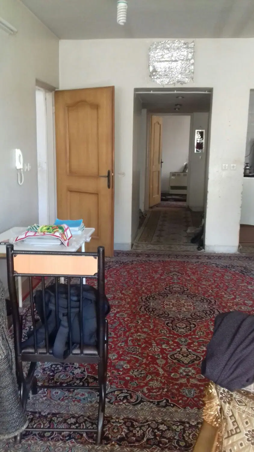 منزل ویلایی در به حیاط و ماشین رو