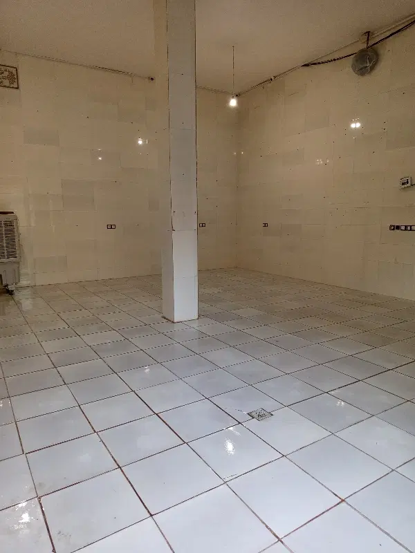 فروش 1 دهنه مغازه تجاری