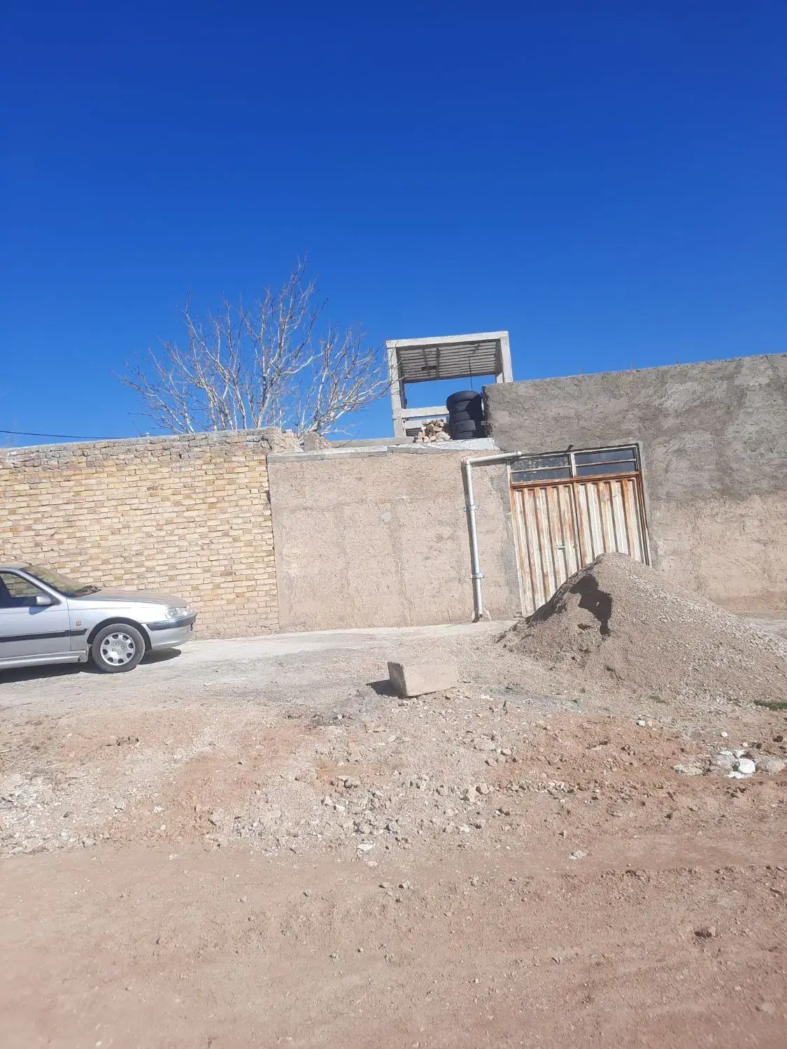 ۳۰۰متر سالن