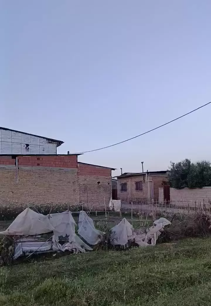 زمین مسکونی در شهر قرق.داخل بافت