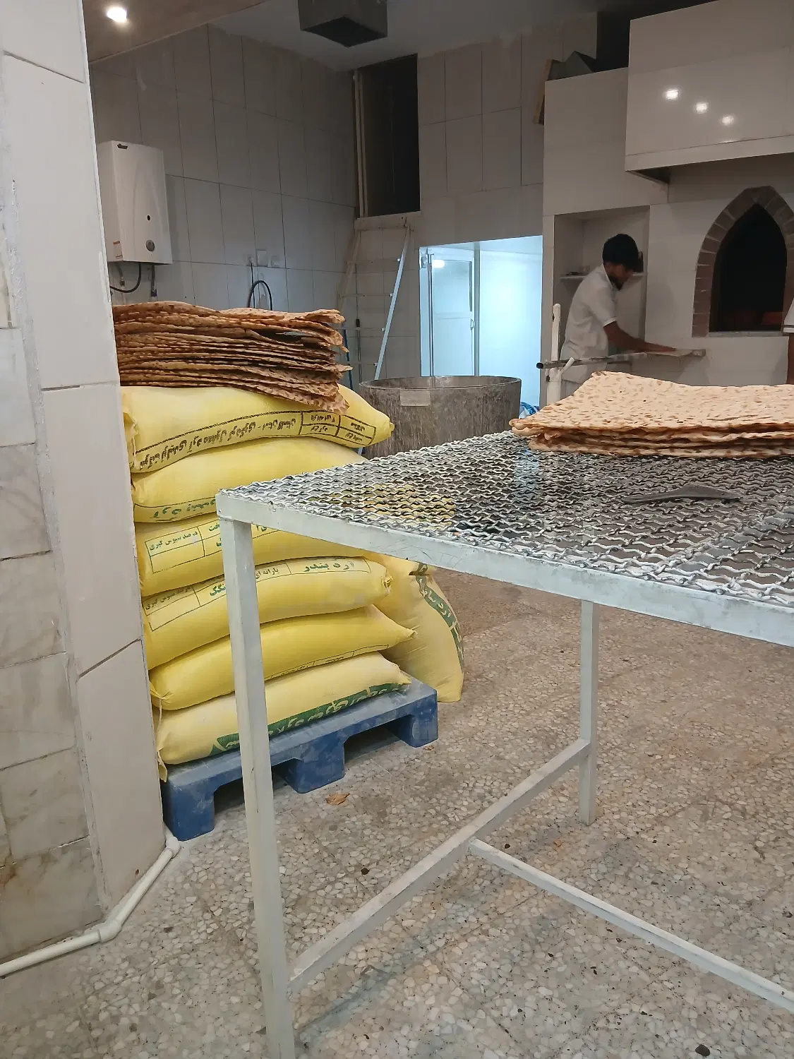 نانوایی سنگکی دستگاهی با جواز دولتی