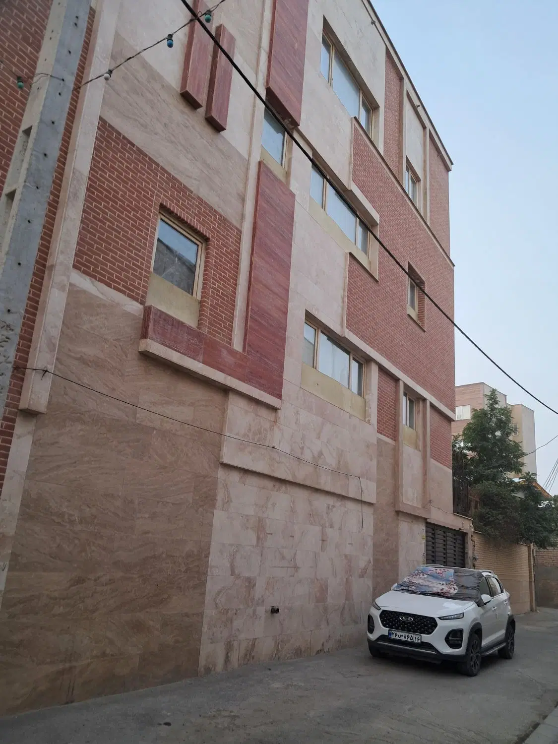 مسکونی بر خیابان امام خمینی مناسب دفاتر دولتی