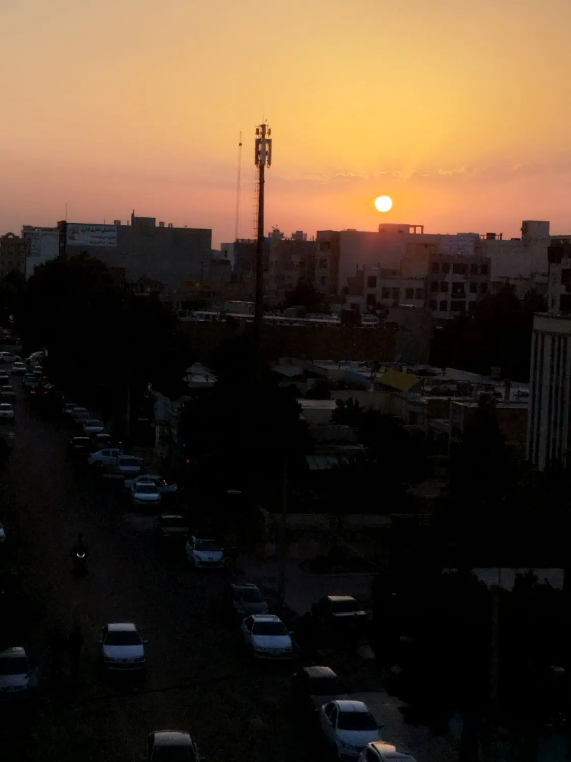 ۹۲متر_۳خواب_پارکینگ سندی_قریشی‌جنوبی‌شهرک‌شقایق