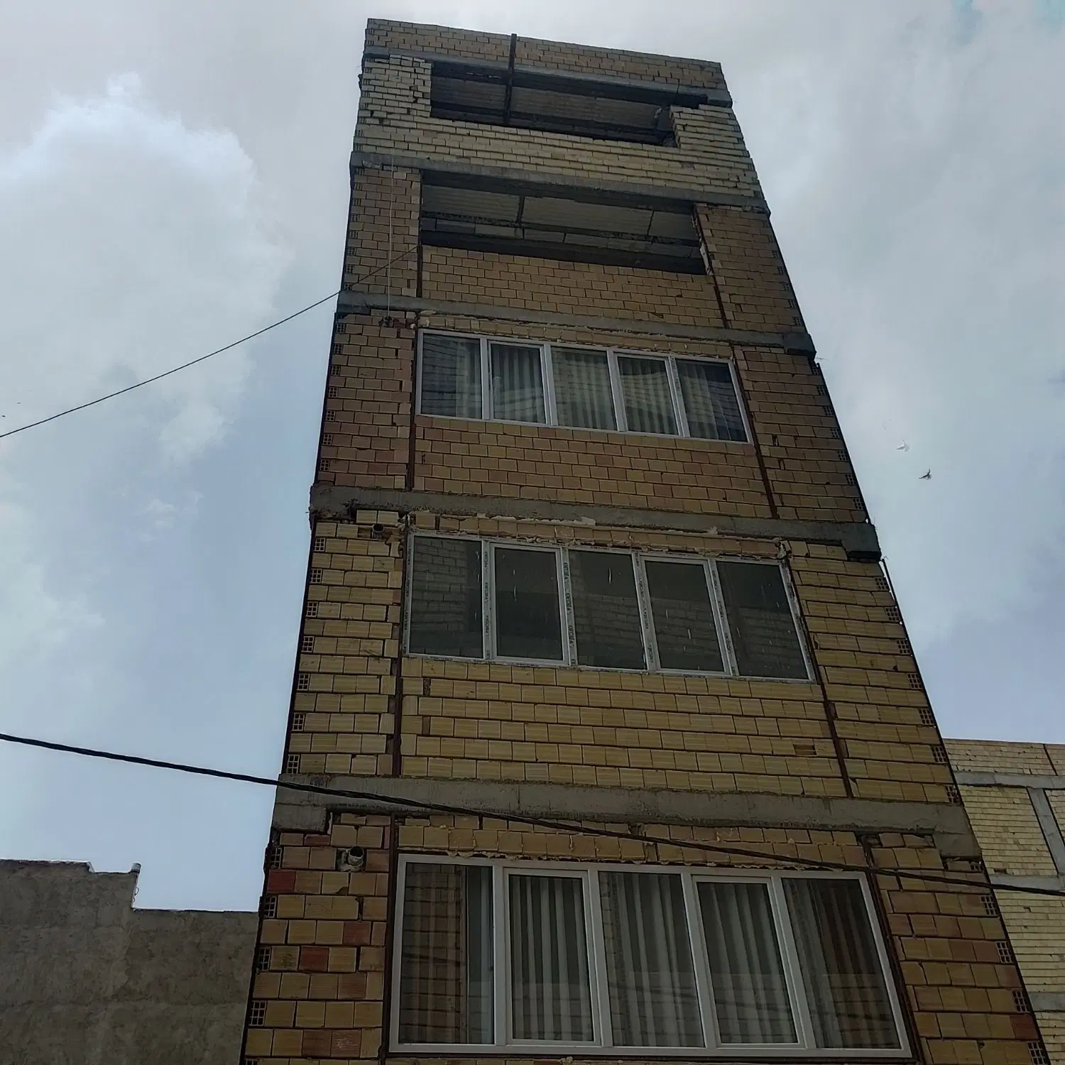 پیش فروش واحد طبقه پنجم