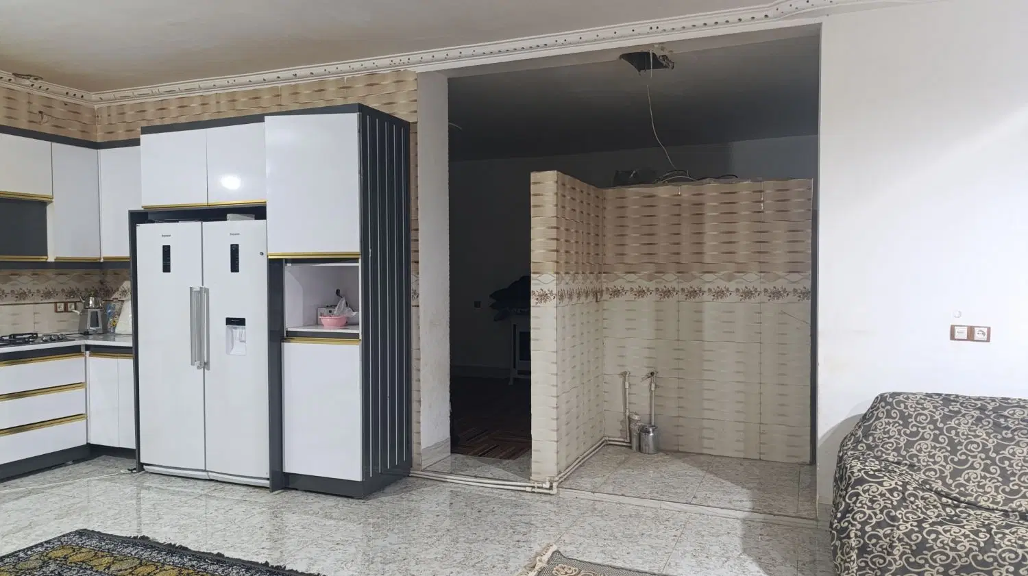 فروش یک واحد مسکونی شمالی  واقع در چهار قاپی