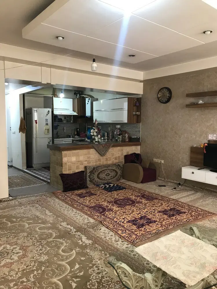 اپارتمان خیابان اصلی _ستایش_ دو خواب پارکینگ.