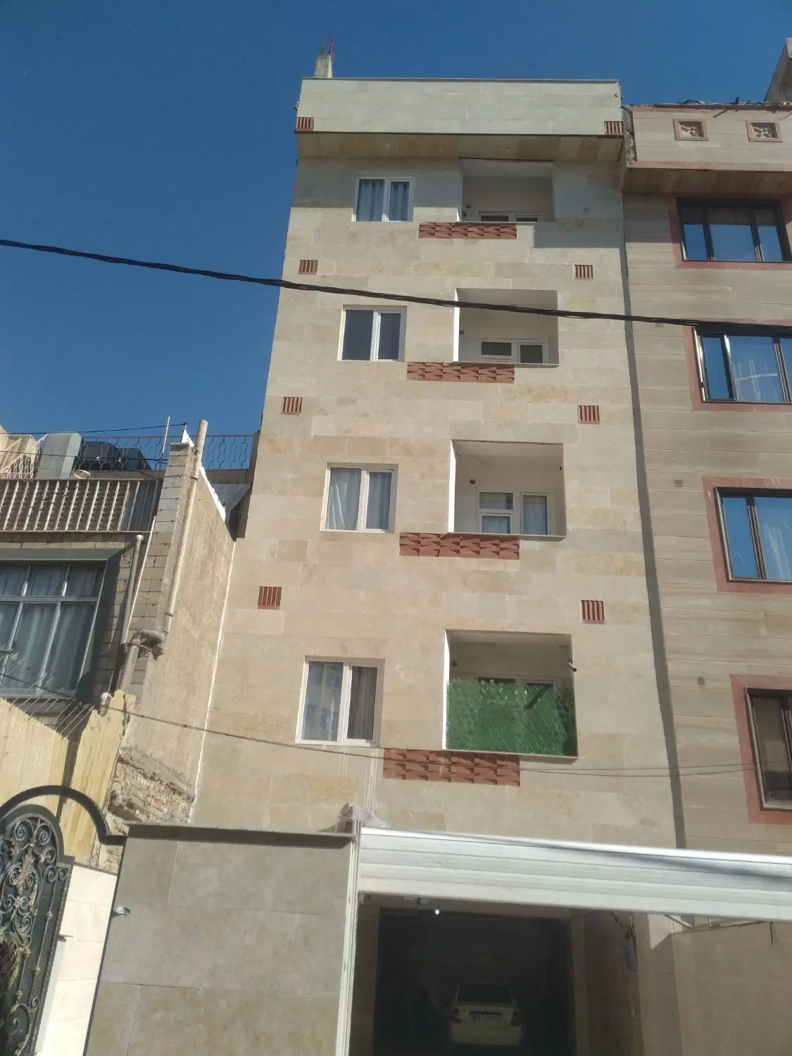 رهن آپارتمان۹۶متری .پارکینگ دار طبقه یک