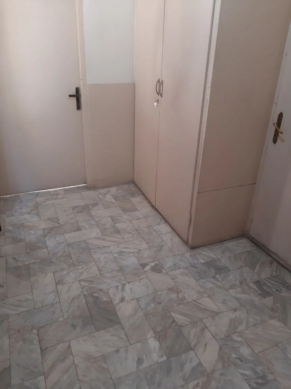 اجاره  خانه ۴۰ متری  طبقه سوم