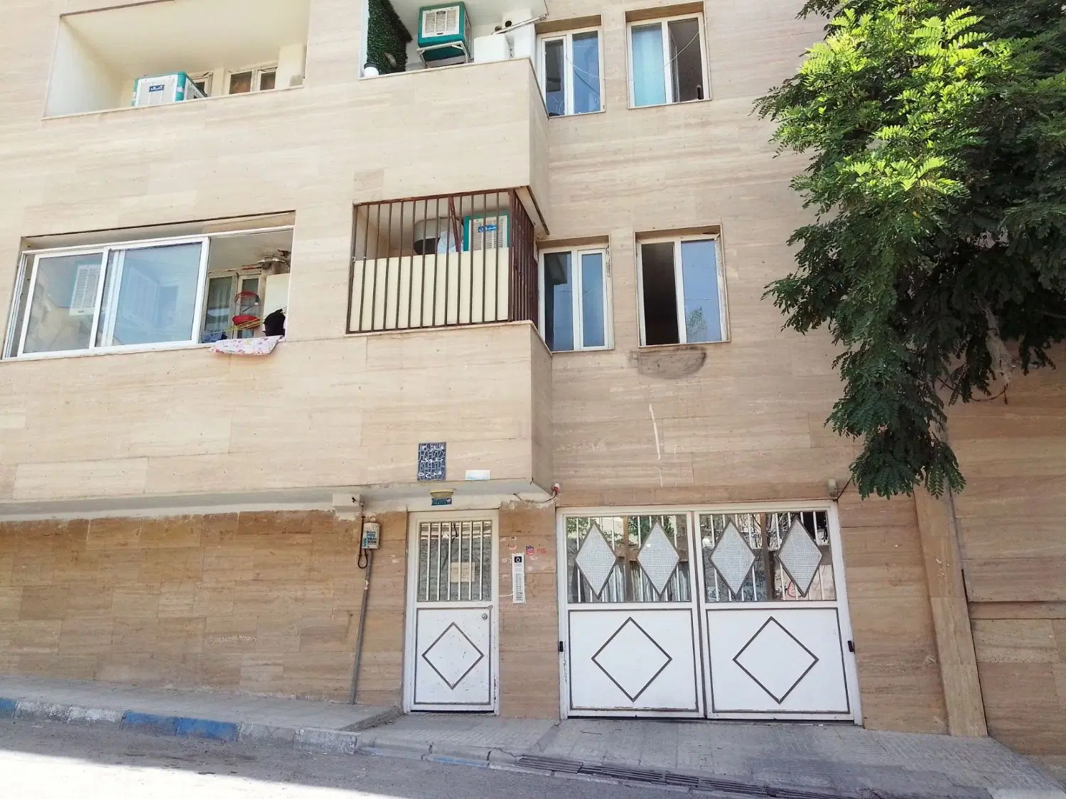 آپارتمان 68متر شهرک طلاییه فاز4