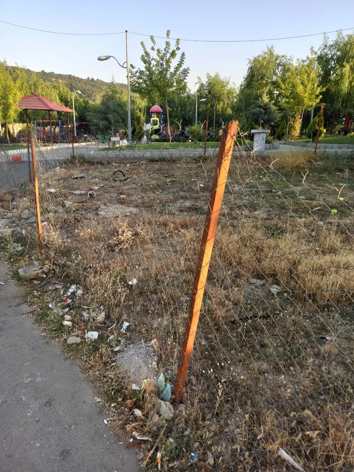 زمین مسکونی