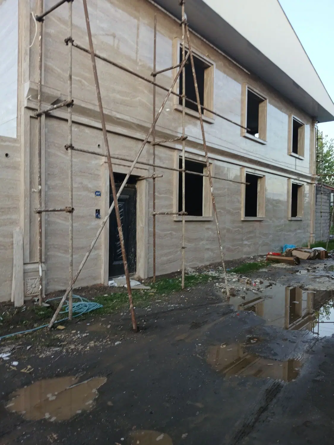 واحد ۹۵ متری لاهیجان زیبا