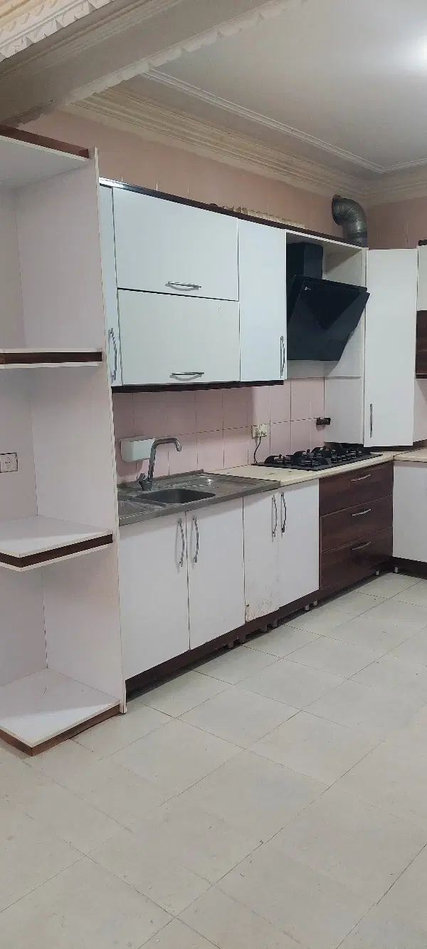 فروش یک طبق از دو طبق همکف صدرا