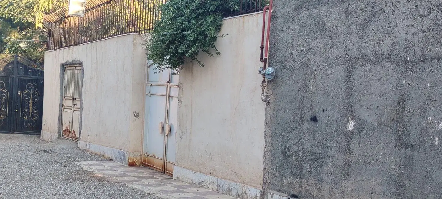 خانه ۱۰۰ متری با ۳۳۰ متر زمین کلی فروشی
