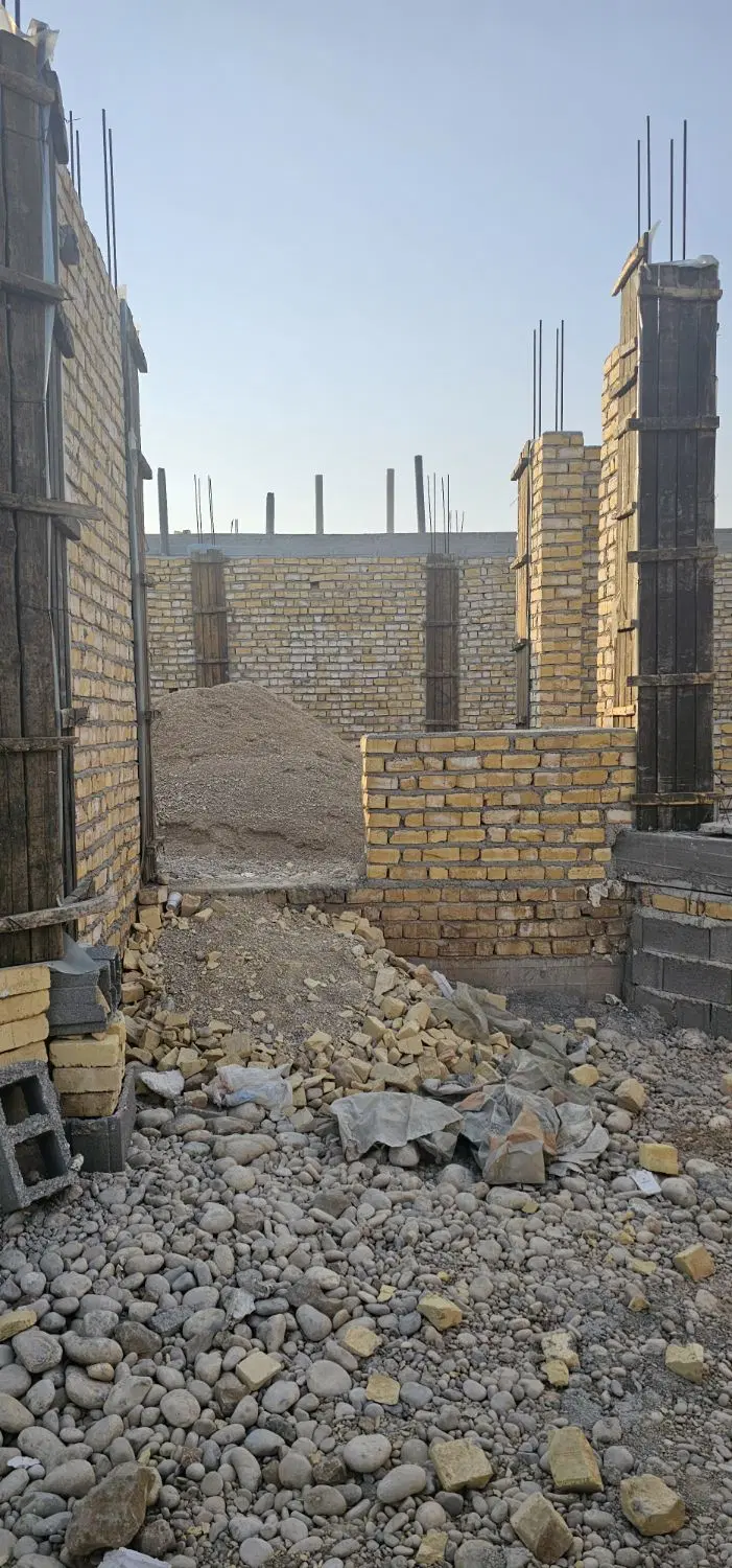 منزل نیمه ساخت