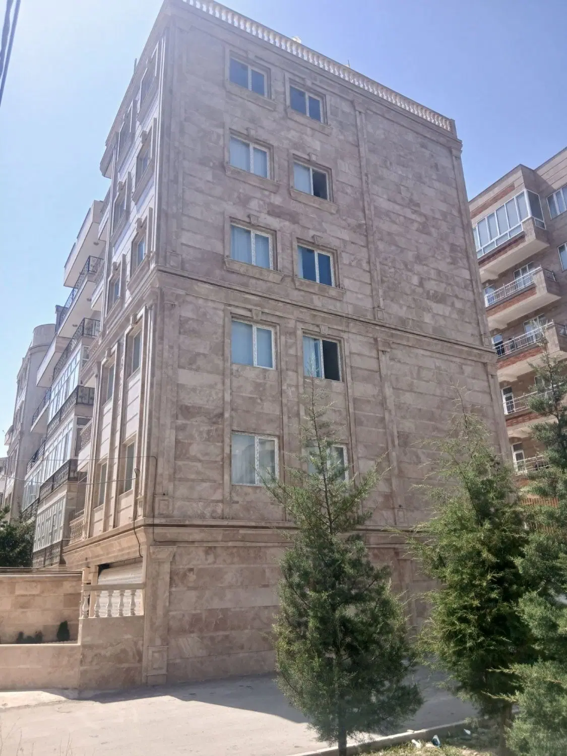 طبقه پنج با بهار خواب شهرک ساحلی