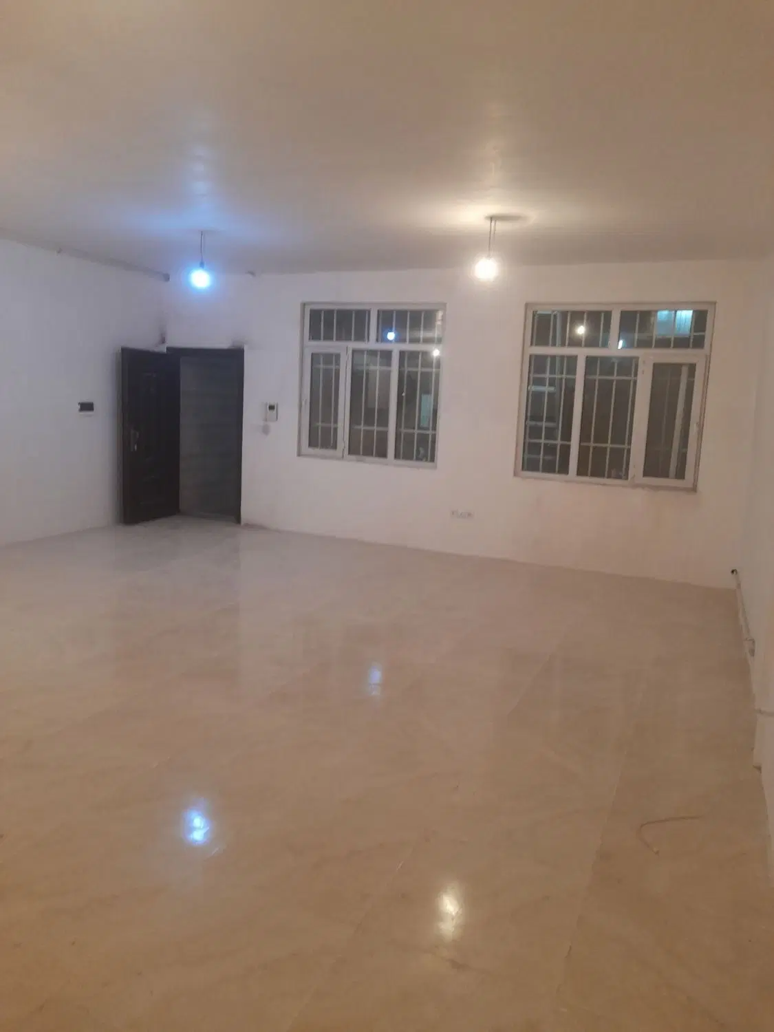 فروش‌یک‌خانه‌‌مسکونی‌ویلایی‌‌ملک‌آباد‌کرج