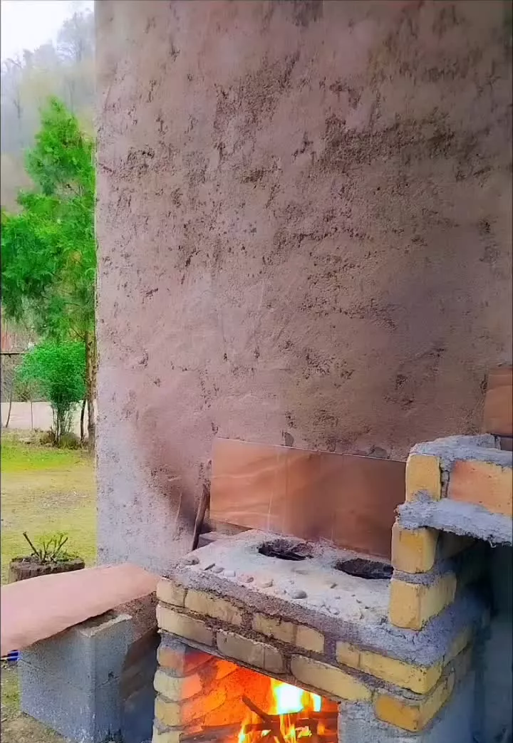 اجاره ویلای سنتی چوبی با منظره جنگل و رودخانه